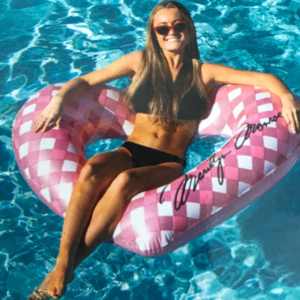 Marilyn heart pool float